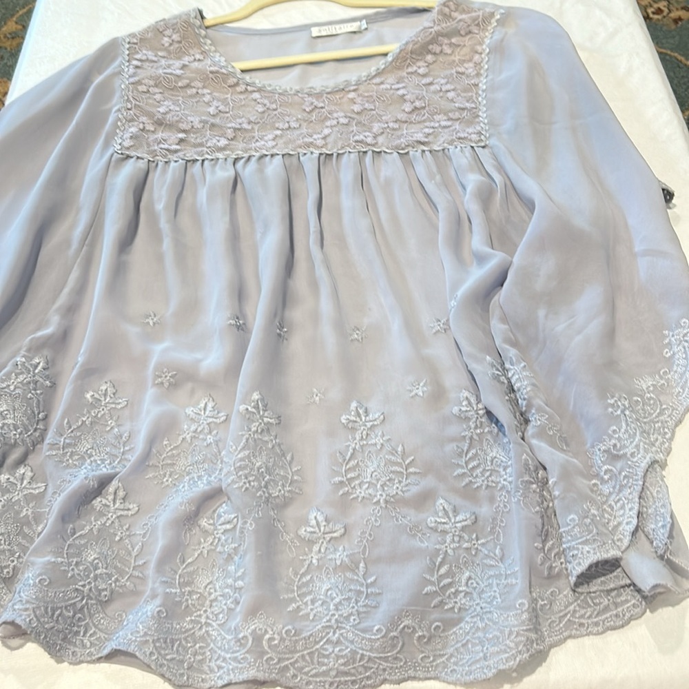Solitaire Sheer Gray Embellished Tunic Blouse Size 1X - Picture 8 of 8